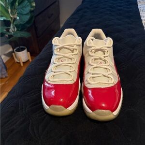Air Jordan 11 cherry low